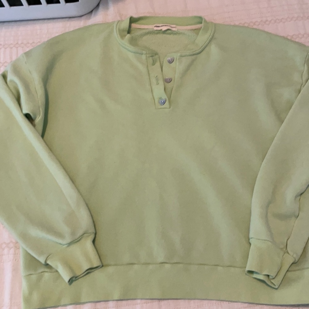 SCL x Donni Henley pistachio